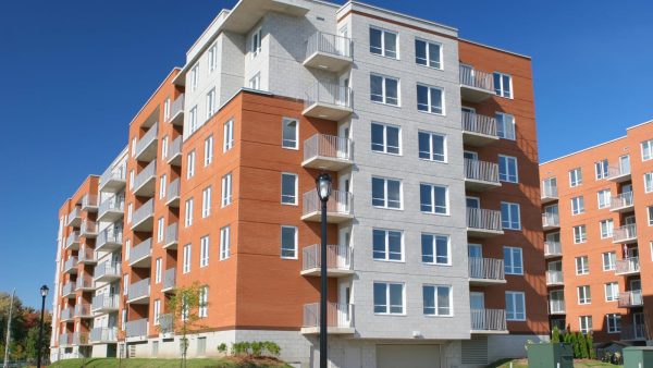 Large Apartment Complex Exterior Photo